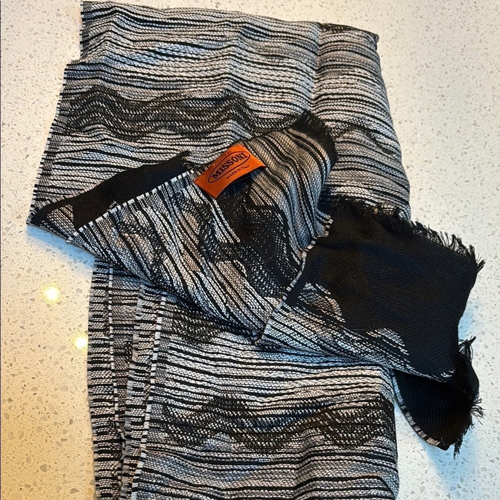 Missoni Black and White womens Scarf